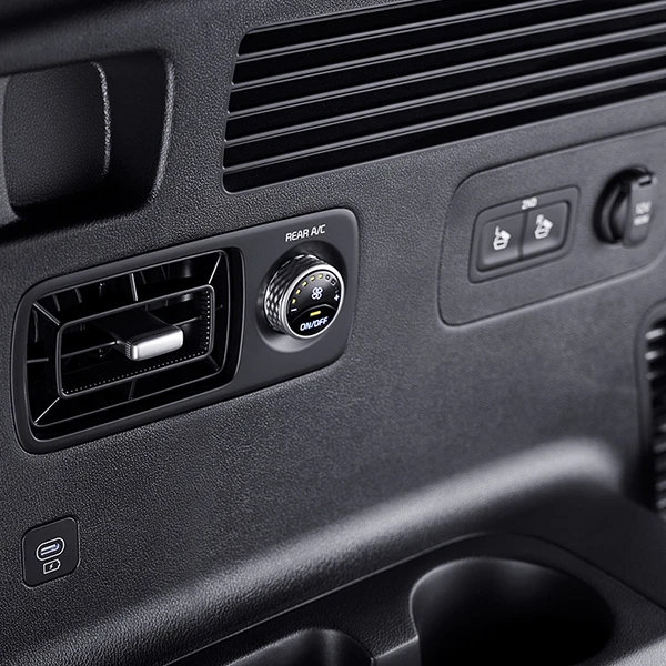 Interior 03